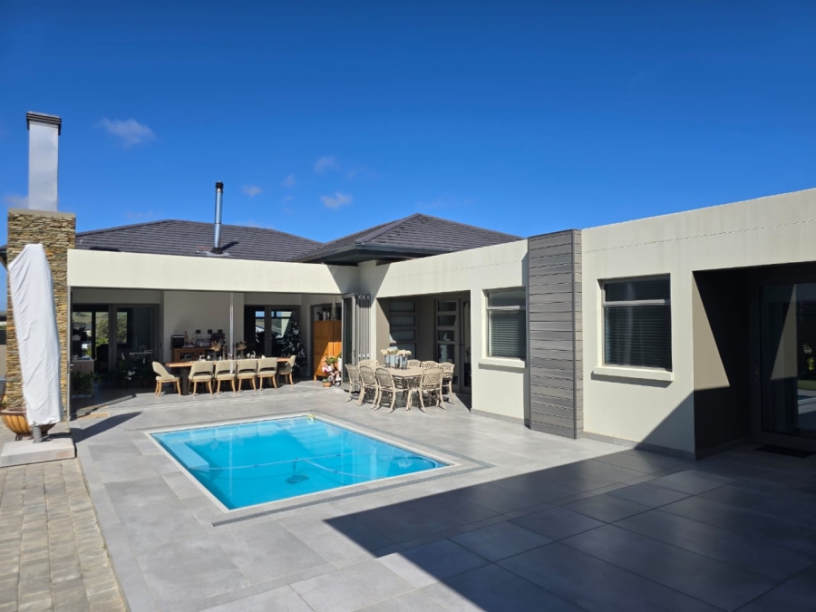 4 Bedroom Property for Sale in Oubaai Western Cape
